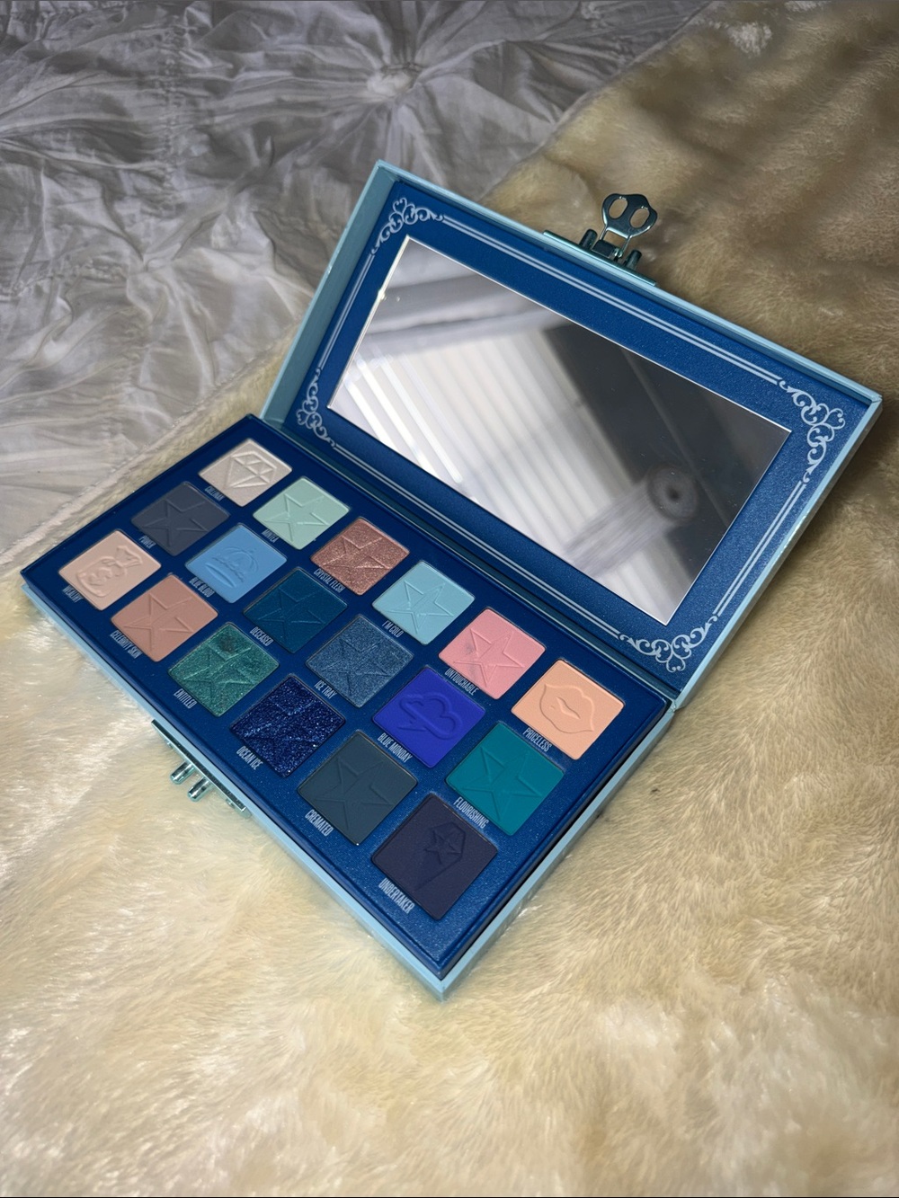 Jeffree Star Blue & Teal Eyeshadow Palette